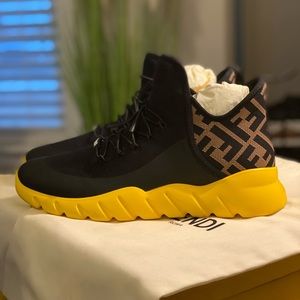 Authentic Mens FENDI black and yellow sneakers Size 8